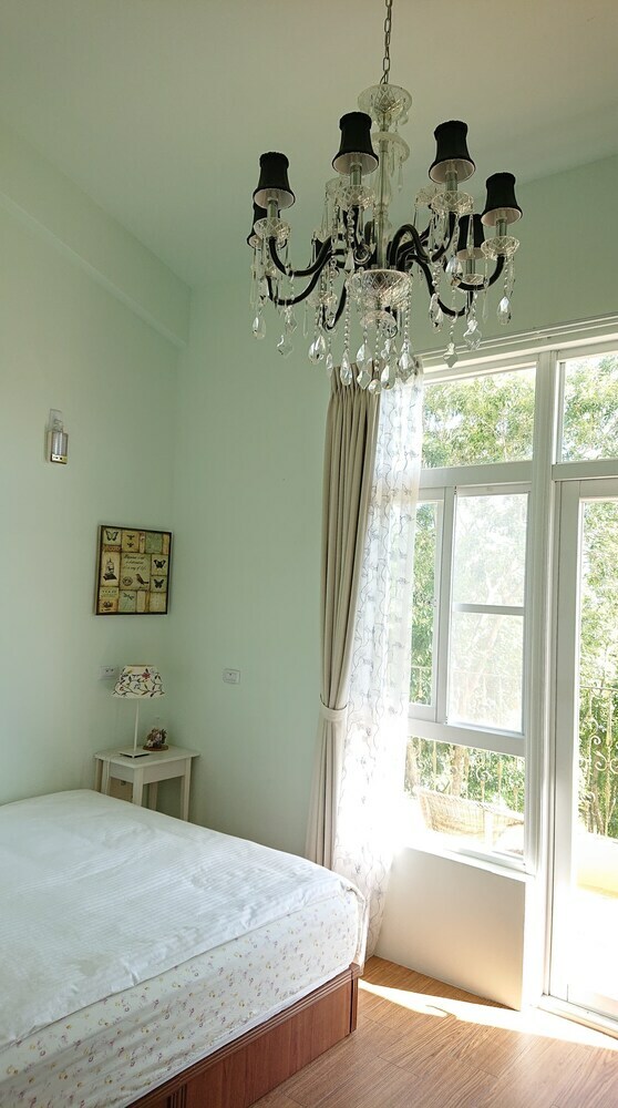 Bed & Breakfast Straybirds Bnb