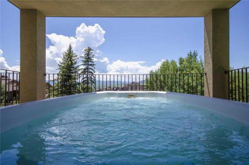 Bronze Tree Condominiums - Bt207