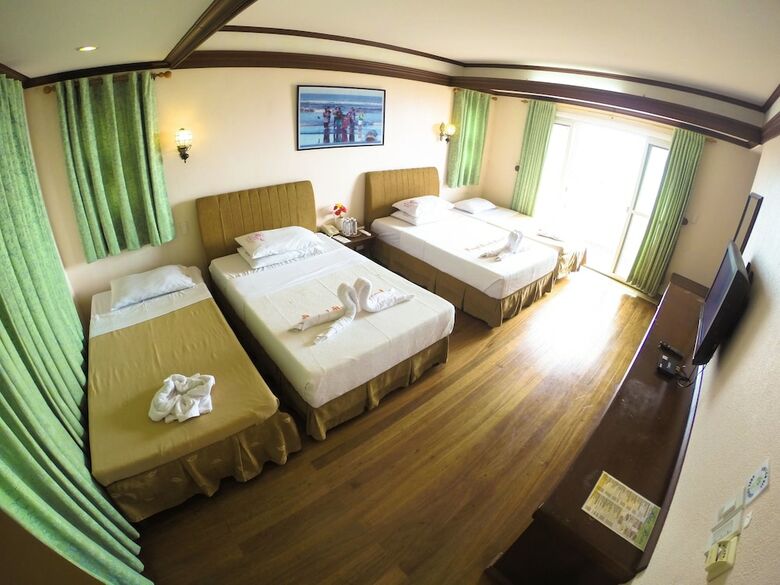 Hotel Pangil Beach Resort