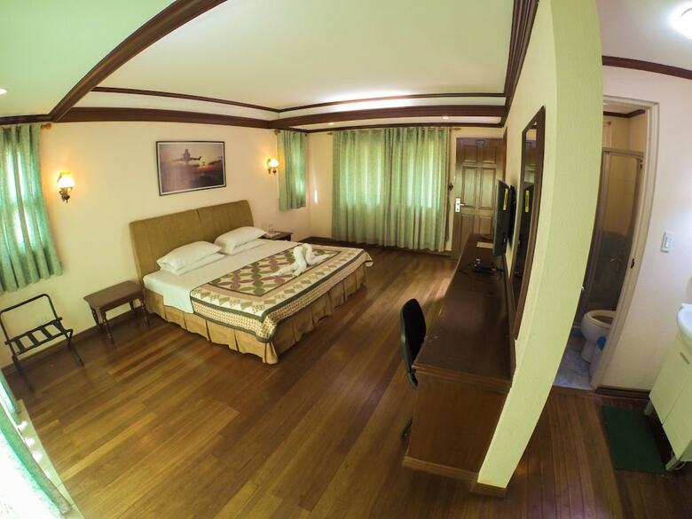 Hotel Pangil Beach Resort