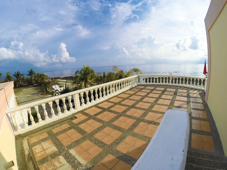 Hotel Pangil Beach Resort