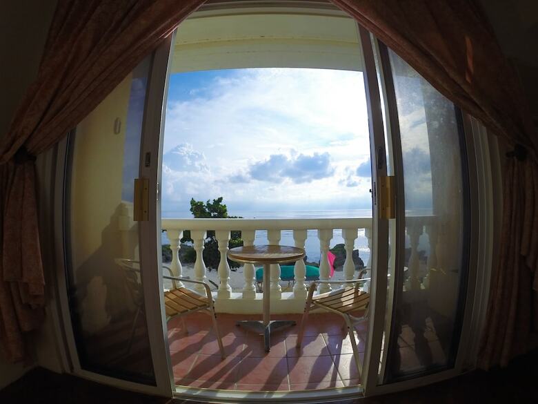 Hotel Pangil Beach Resort