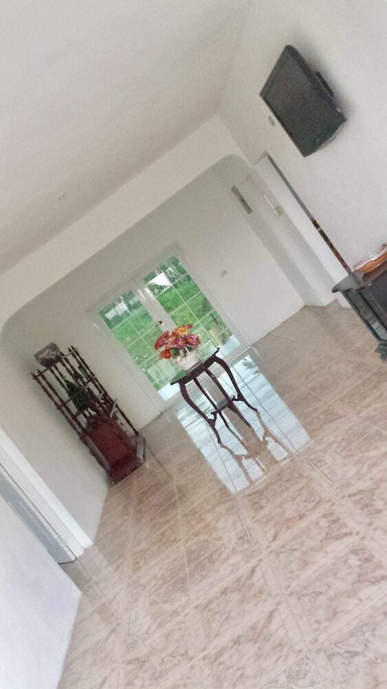 Residencia Bamboo Breeze Inn