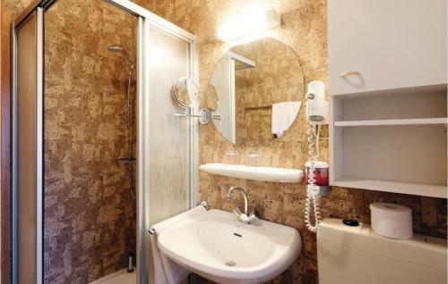 Two-bedroom Apartment In Thalfang