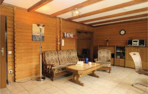 Two-bedroom Apartment In Thalfang