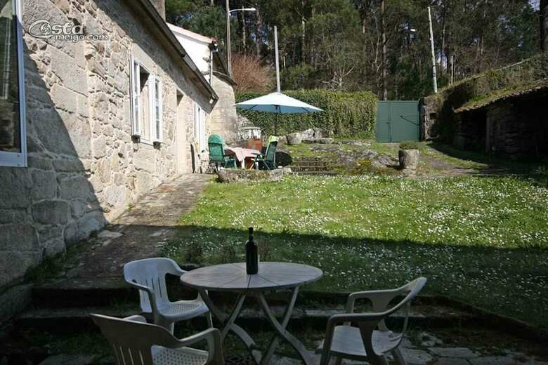 107565- House In Outes