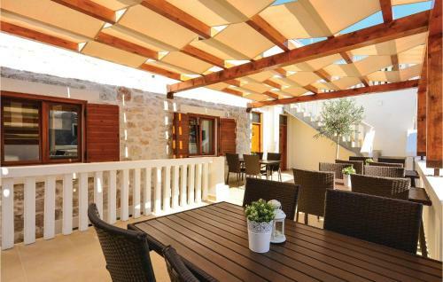 One-bedroom Apartment In Betina