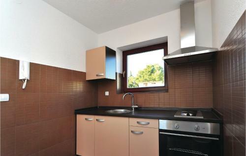 Two-bedroom Apartment In Bilice