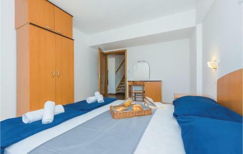Two-bedroom Apartment In Bilice