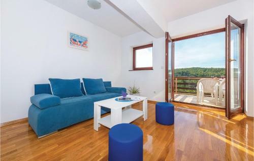 Two-bedroom Apartment In Bilice