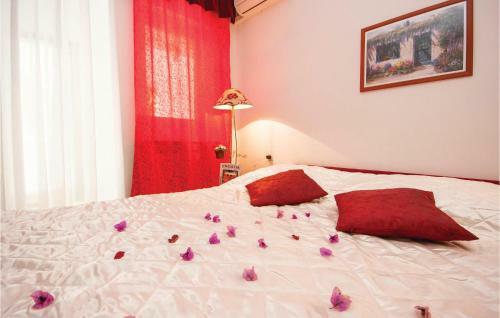 Three-bedroom Apartment In Brodarica