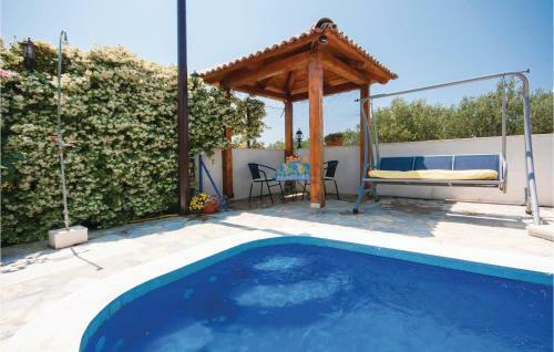 Three-bedroom Apartment In Brodarica