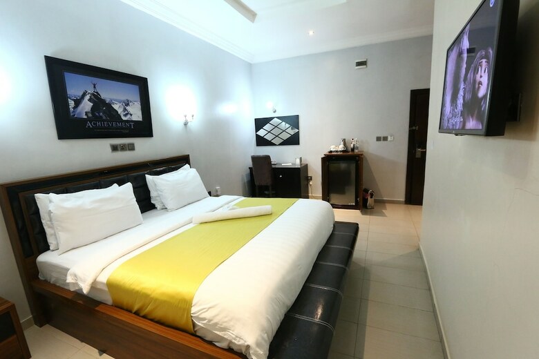 St Hotel Apartment
