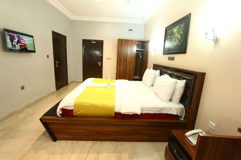 St Hotel Apartment
