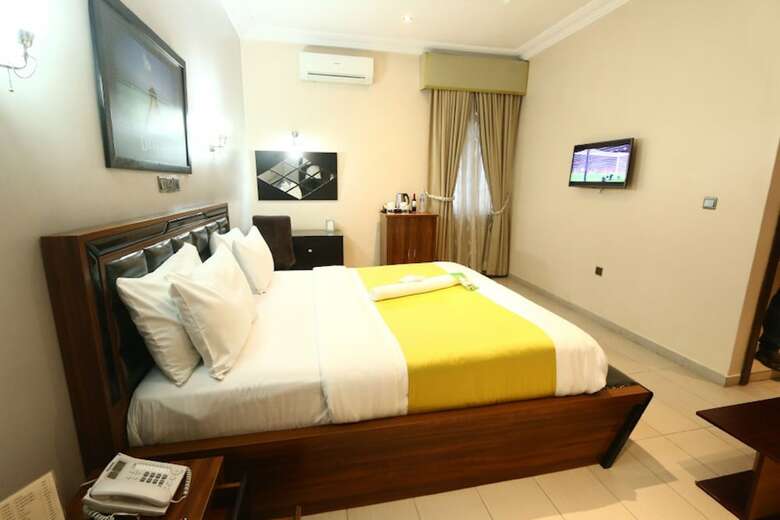 St Hotel Apartment