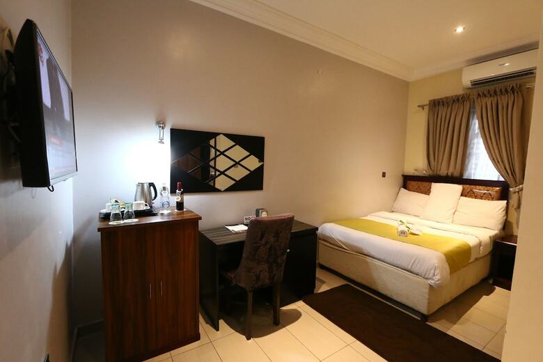 St Hotel Apartment