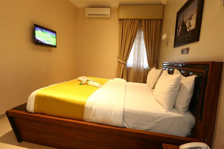 St Hotel Apartment