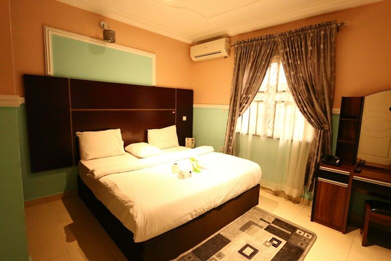St Hotel Apartment