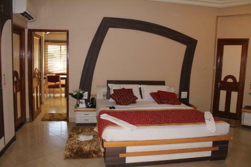 Hotel Pooja International