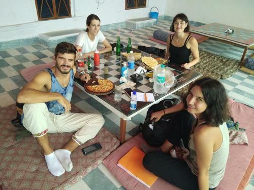 Albergue Doctor Alone