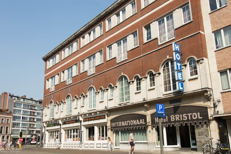 Hotel Bristol International