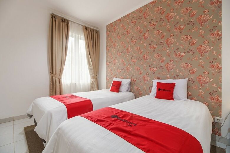 Hotel Reddoorz Plus Near Exit Toll Puncak 2
