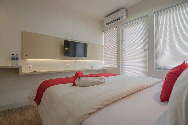 Aparthotel Reddoorz Apartment @ Sentul Tower