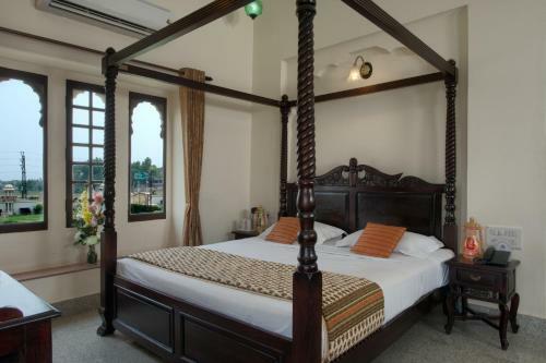 Rajvi Palace Hotel