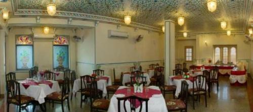 Rajvi Palace Hotel