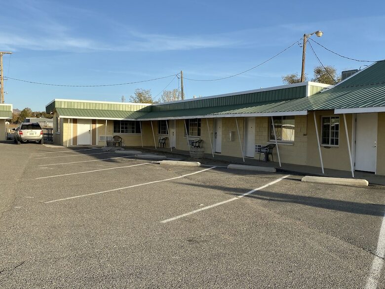 Mcdermitt Gas Grill And Motel