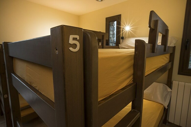 Hostal Abad�a de Montenartr� - Hostel