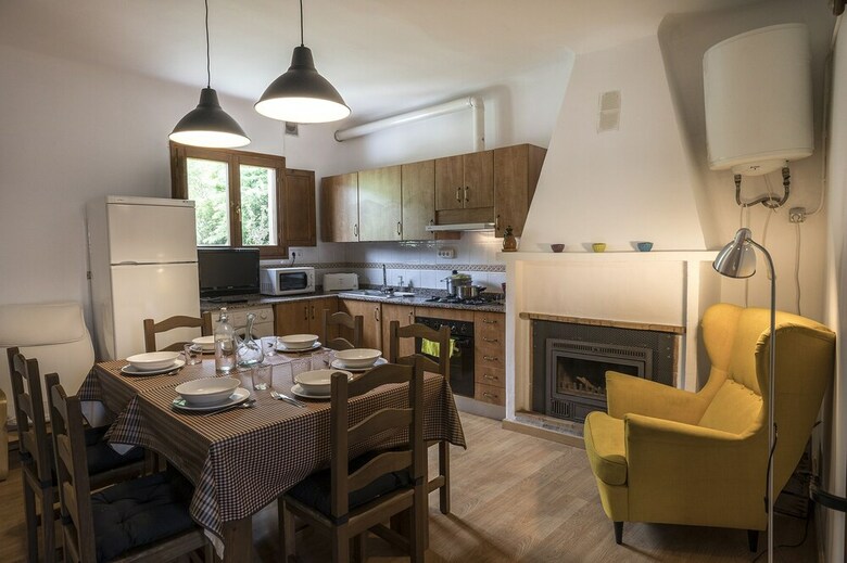 Hostal Abad�a de Montenartr� - Hostel