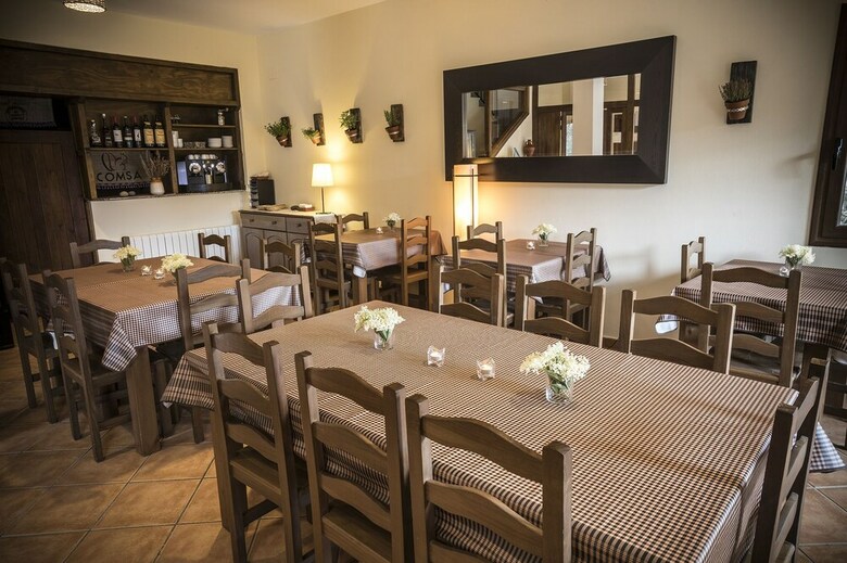 Hostal Abad�a de Montenartr� - Hostel