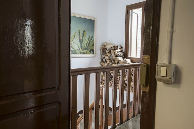 Hostal Abad�a de Montenartr� - Hostel