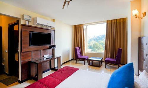 Hotel Redwood Resort