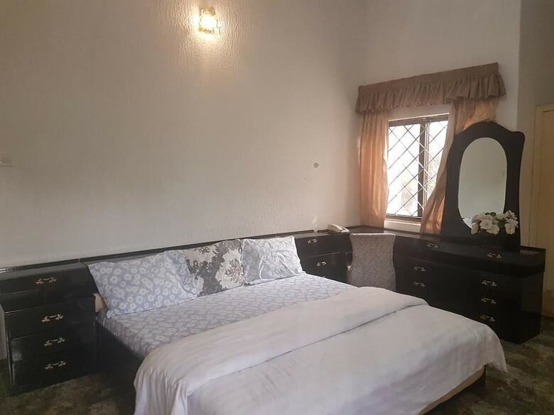 Hatfield Hotel