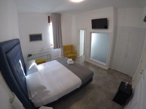 Hostal Palazzo Balsamo Suites