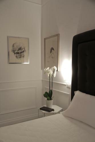 Hostal Palazzo Balsamo Suites
