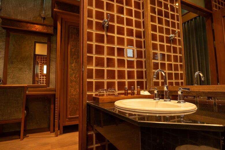 Hotel Ruean Racha Resort