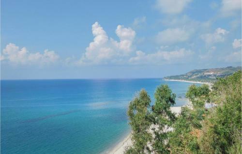 Two-bedroom Apartment In Parghelia