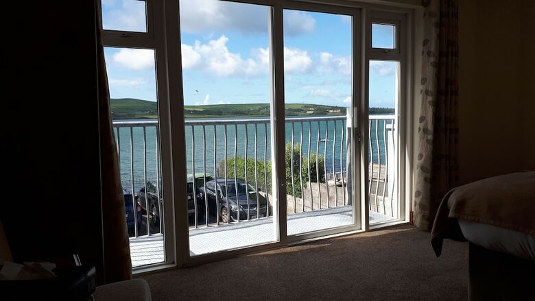 Hotel Dingle Harbour Nights