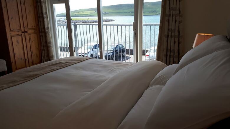 Hotel Dingle Harbour Nights
