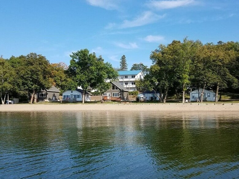 Posada Viking Bay Resort & Lodge