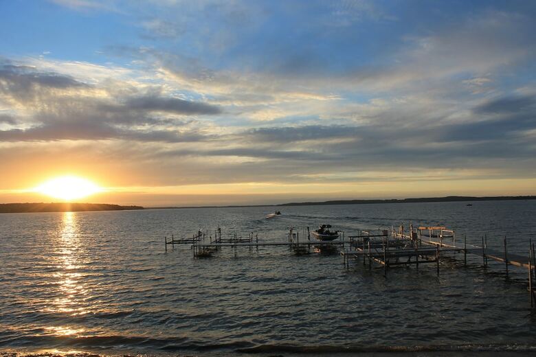 Posada Viking Bay Resort & Lodge