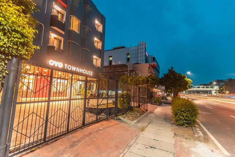 Oyo Townhouse 2 Hotel Gunung Sahari