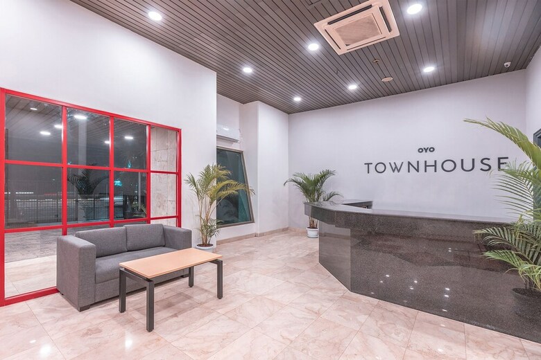 Oyo Townhouse 2 Hotel Gunung Sahari