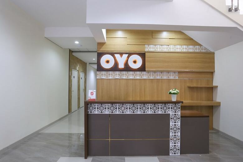 Hostal Oyo 999 Garuda Guesthouse