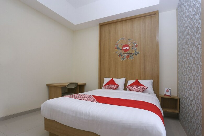 Hostal Oyo 999 Garuda Guesthouse