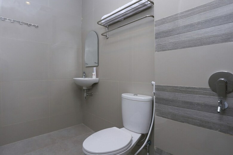 Hostal Oyo 999 Garuda Guesthouse
