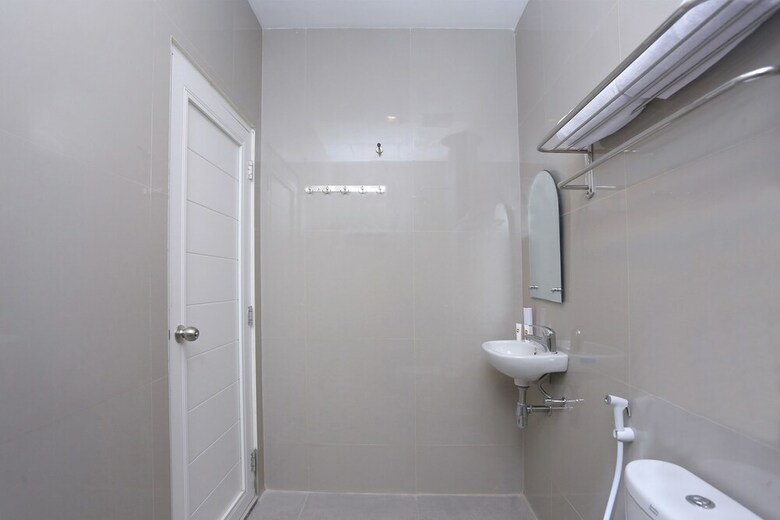 Hostal Oyo 999 Garuda Guesthouse